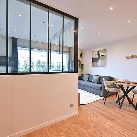 Apartment Neuilly-sur-seine- Ii *