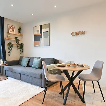 Neuilly-sur-seine- Ii Apartment *